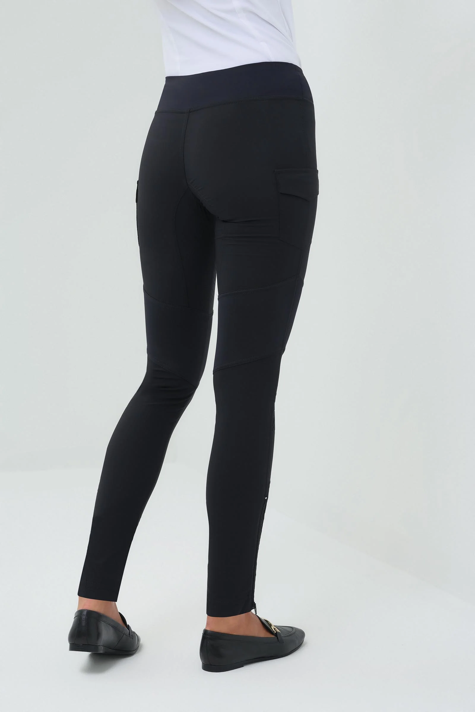 The Andrea Contrast-Panel Legging - Image 4