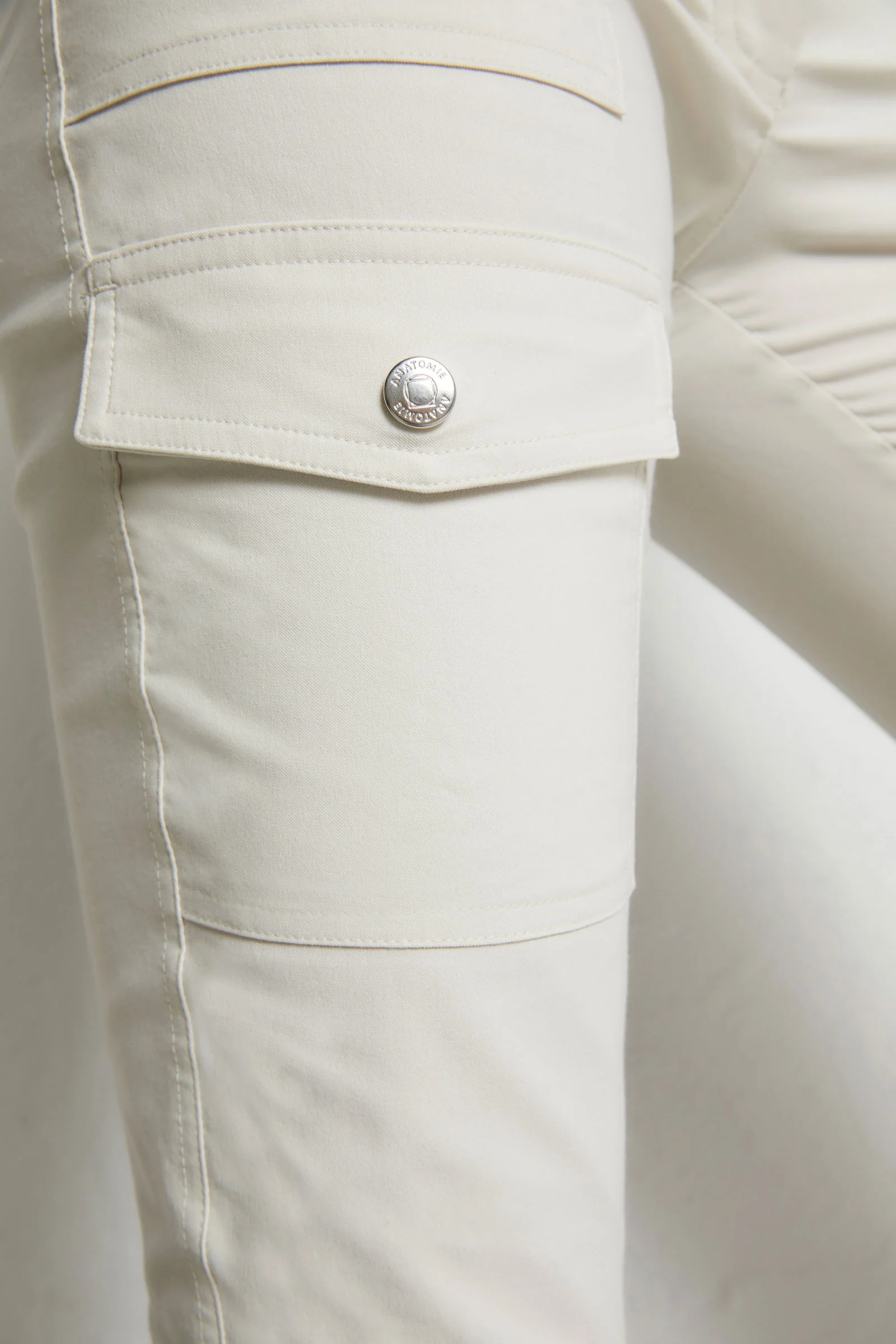 Kate Skinny Cargo Pant in Stone - Image 5