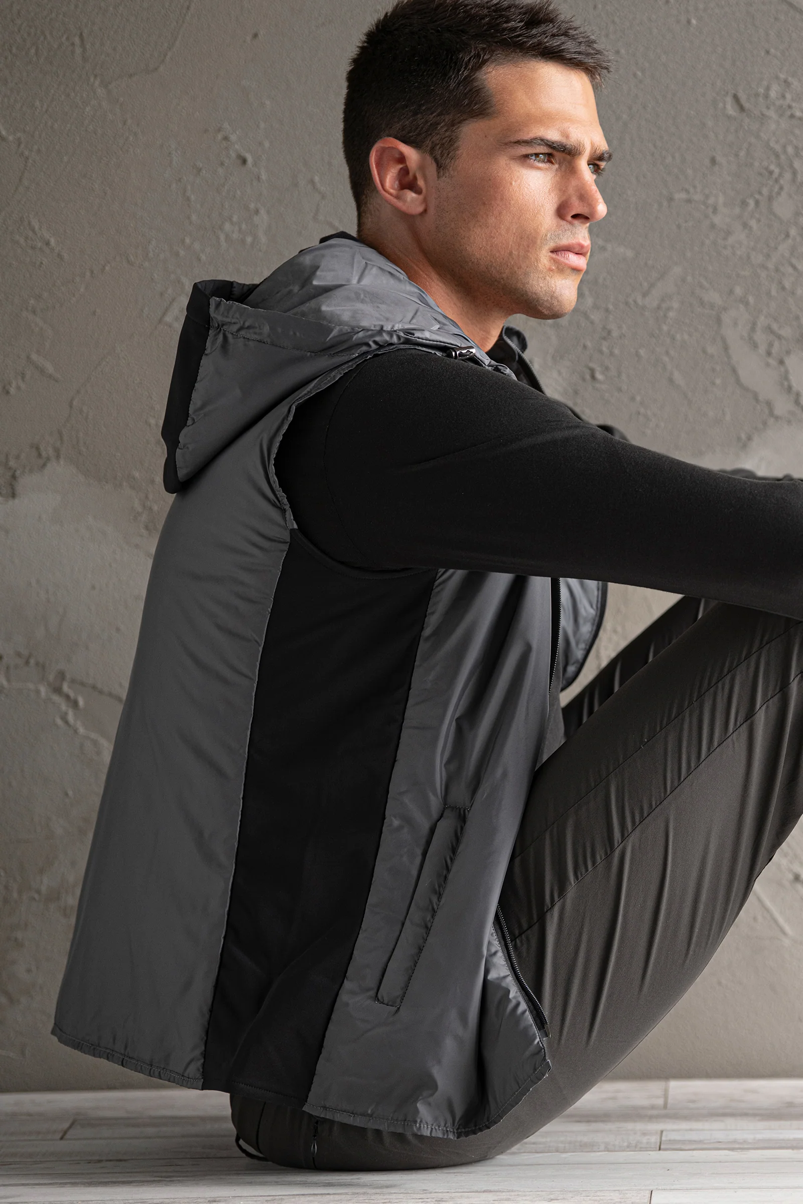 Leonardo Hooded Vest - Image 10