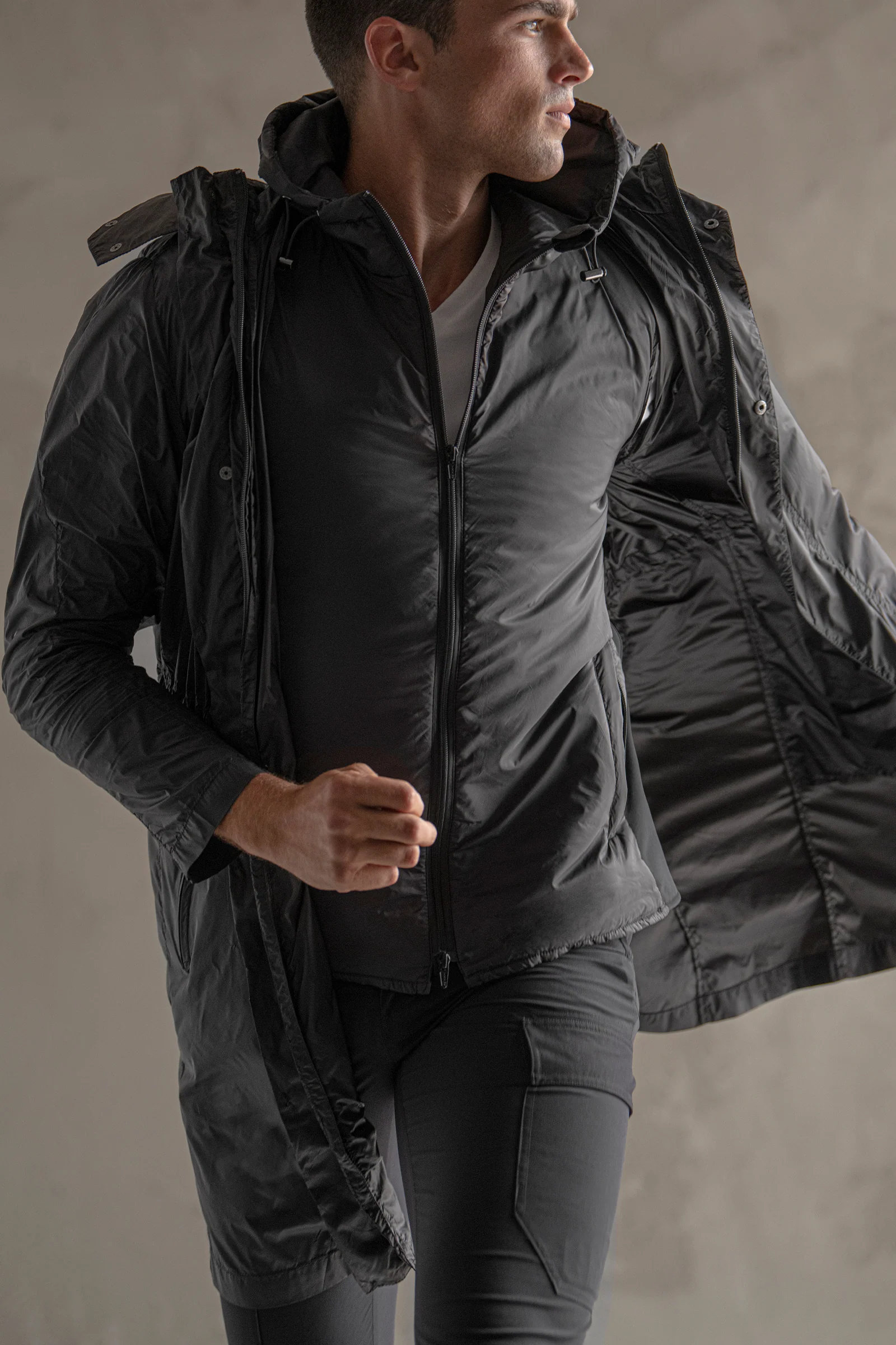 Leonardo Hooded Vest - Image 16