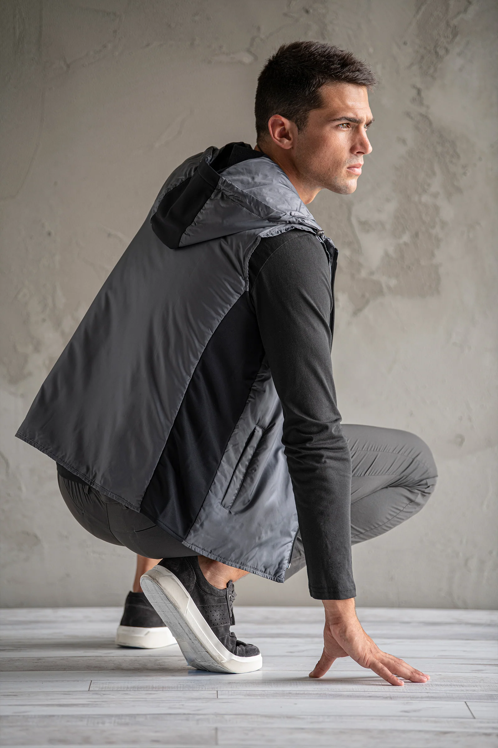 Leonardo Hooded Vest - Image 7