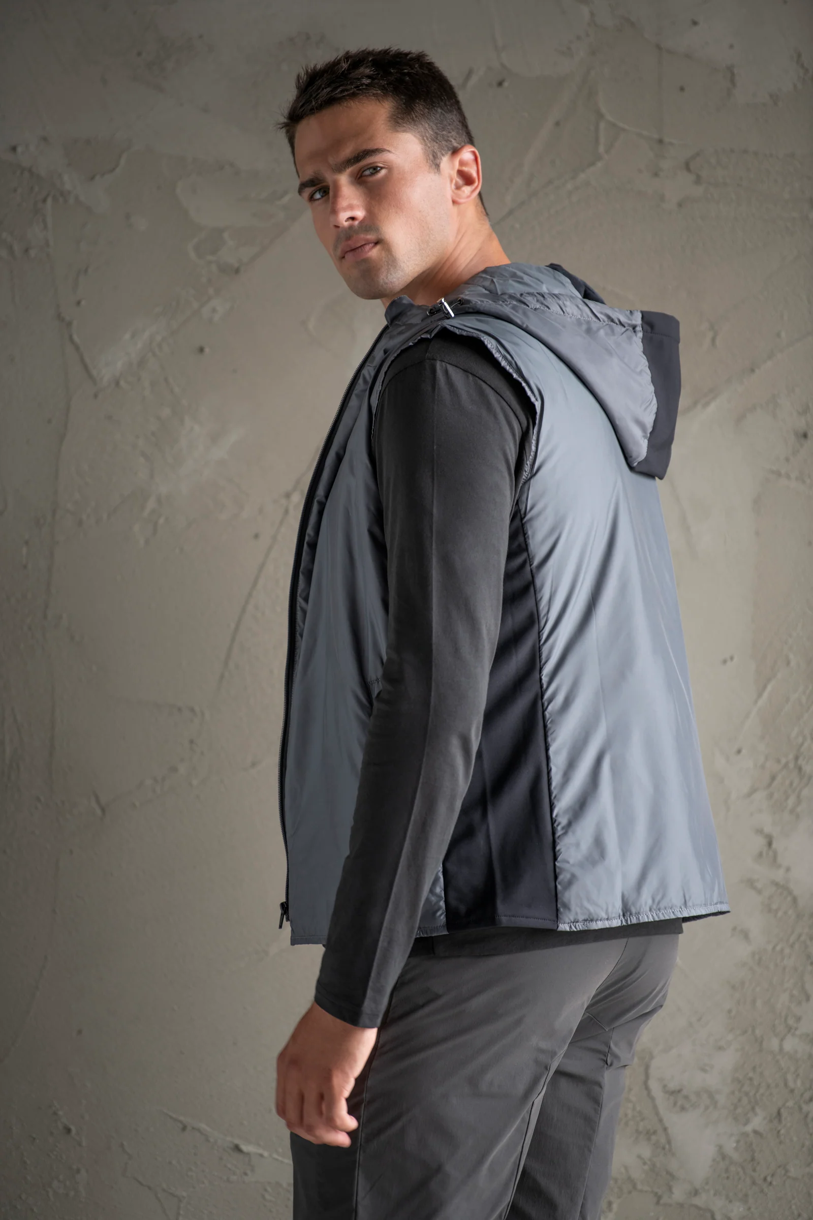 Leonardo Hooded Vest - Image 8