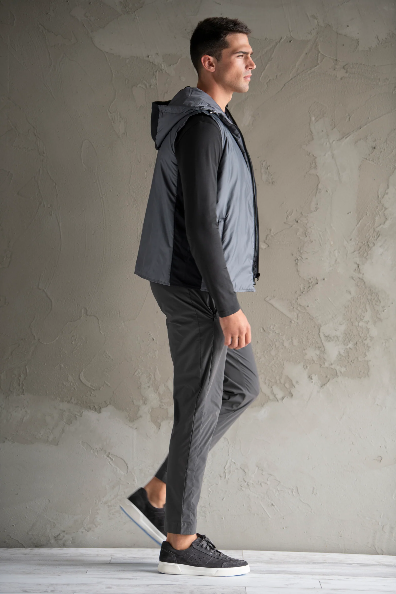 Leonardo Hooded Vest - Image 9